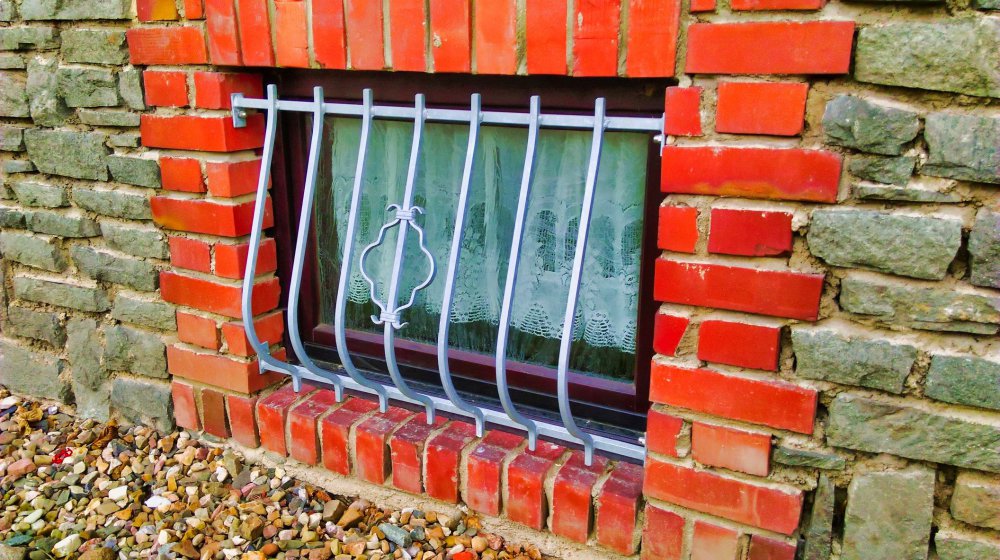 Fenstergitter_bauchig Fenstergitter_bauchig